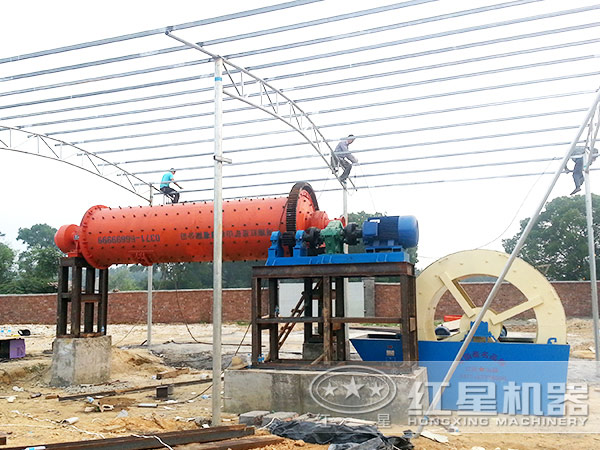 工業(yè)球磨機生產(chǎn)現(xiàn)場 工業(yè)球磨機生產(chǎn)現(xiàn)場